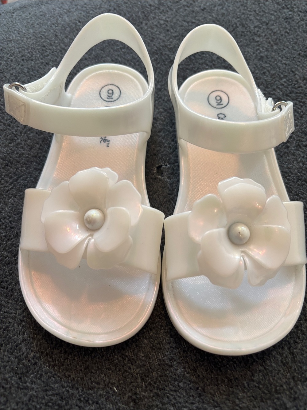 Cat & Jack White Flower Jelly Sandals - Kids